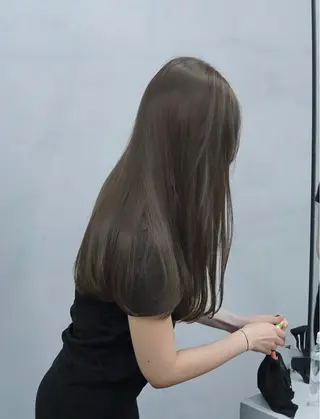 ロング 平井 真由のヘアスタイル