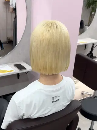 ショート カラー ハイトーン・ブリーチ ムラ修正　八須　錬のヘアスタイル