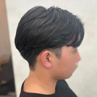 パーマ メンズ フェザーパーマ🦋セ ンターパート🖤彩音のヘアスタイル