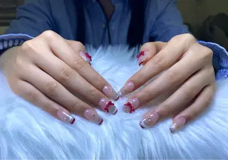 ネイル エリアネイルサロン所属・つ きのネイルデザイン