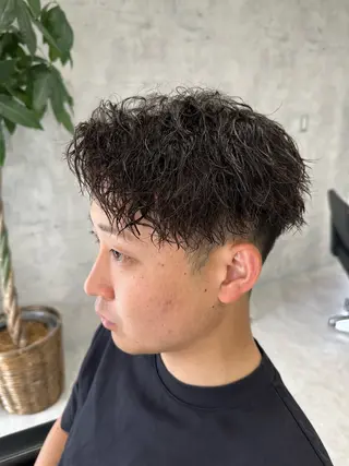 ショート パーマ メンズ ユウ🪄 パーマ指名No1のヘアスタイル