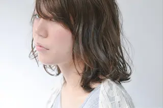 ミディアム 美髪の錬金術師 チダ ヨシヒロのヘアスタイル