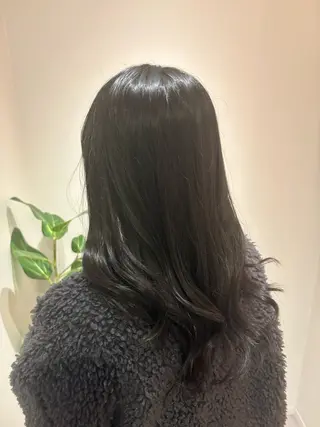 ミディアム 安田 佳純歩のヘアスタイル