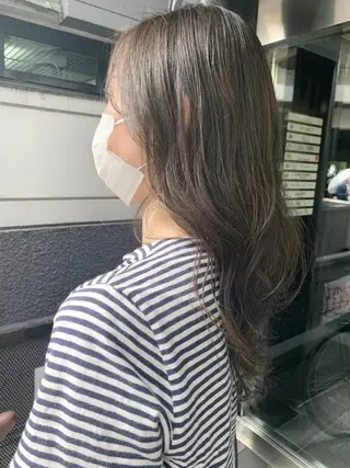 ミディアム 色白に見える暗髪 梅田・増田のヘアスタイル