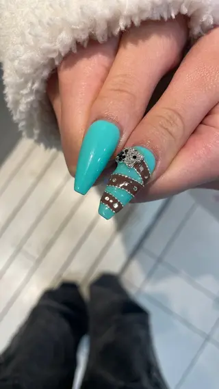 ネイル GO TODAY シェアサロン 渋谷Amiu店所属・渋谷ネイル🎀 y2k/海外ネイルのネイルデザイン