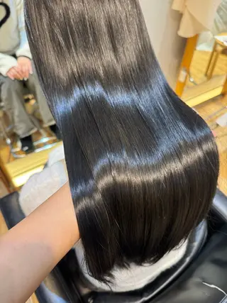 パーマ 🌱艶髪ストレート✨ 🦖せりか🦖のヘアスタイル