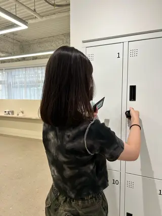 ミディアム 小西 瑞穂のヘアスタイル