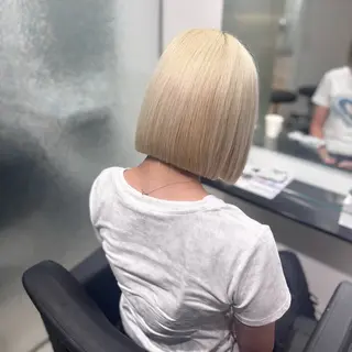 ショート Yuzu️🫧AO/ ハイトーン／韓国ヘアのヘアスタイル