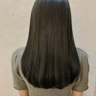 セミロング カラー conne&riri所属・MAYU 💚森下のヘアスタイル