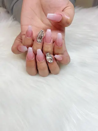 ネイル T-Rich所属・高野 沙玖良のネイルデザイン