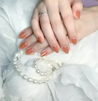 ネイル pink ladyサロン所属・べ にのネイルデザイン