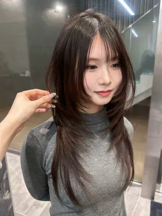 ロング RiA/レイヤーカッ ト/ハッシュカットのヘアスタイル