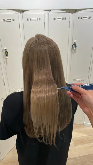 ロング カラー 艶髪/ハイトーン ️🫧rino🫧のヘアスタイル