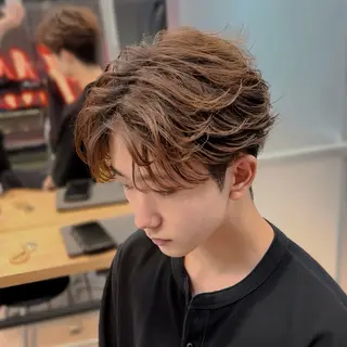 ショート メンズ フェザー/ゆるふわ パーマ/鐘ヶ江 航青のヘアスタイル