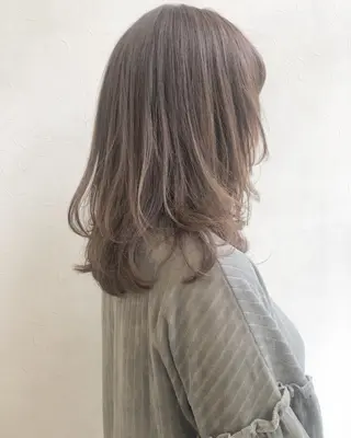 セミロング カラー nakahara madokaのヘアスタイル