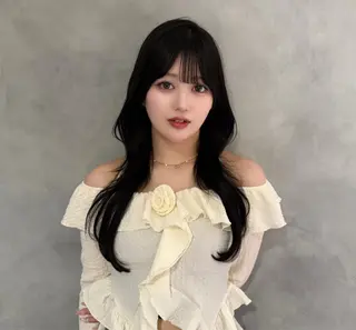 ロング 谷 亜澄のヘアスタイル