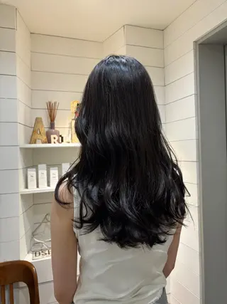 ロング 吉田 朋代のヘアスタイル