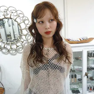 ロング WATER所属・girly×アン ニュイカラーSAKIのヘアスタイル