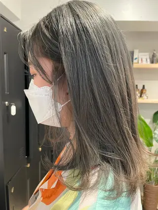 ミディアム カラー SALOWIN下北沢所属・hazuki 🌝のヘアスタイル