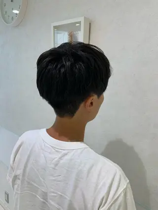 ショート カラー パーマ ハイトーンカラー🤍 山下 優華のヘアスタイル