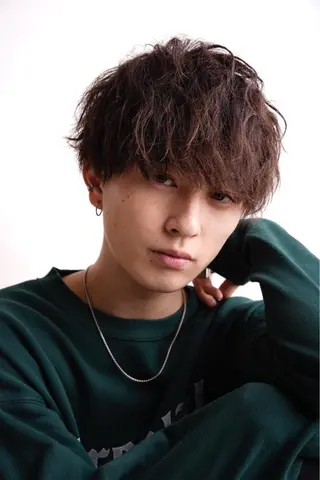 ショート パーマ メンズ 顔周りレイヤー/ メンズ/橋川光太郎のヘアスタイル