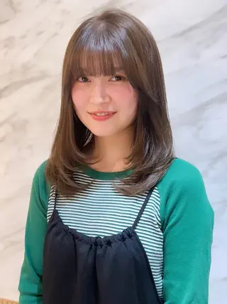 ミディアム ハッシュカット/韓国 レイヤー/カハナのヘアスタイル