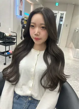 セミロング カラー ヘアアレンジ fumika🎀 ベージュのヘアスタイル