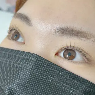 マツエク・マツパ UKA aura 新宿西口店のマツエク・マツパデザイン