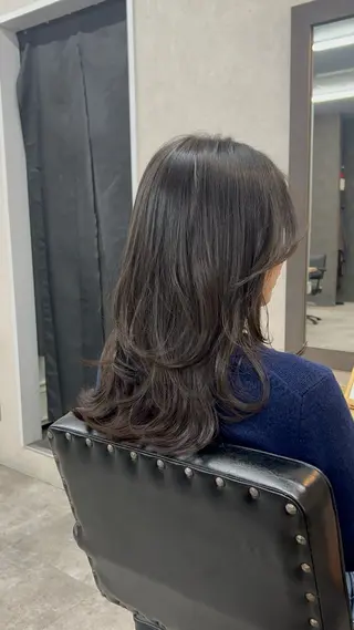セミロング カラー いなみね はるきのヘアスタイル