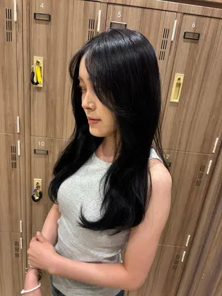 ロング 伊藤 穂美のヘアスタイル