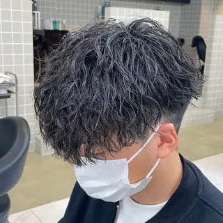 ショート パーマ ヘアアレンジ メンズ 顔まわりカット の達人のヘアスタイル