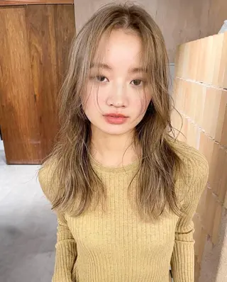 ミディアム カラー CEINE OURのヘアスタイル