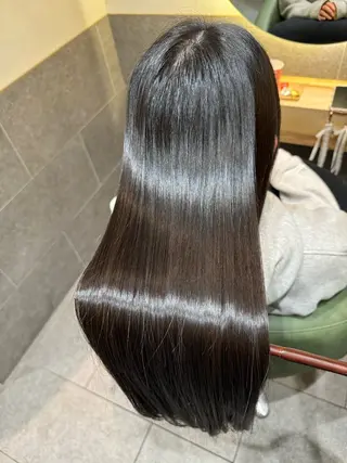 ロング biscohair 髪にドラマを。のヘアスタイル