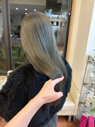 ロング 庄司 桜のヘアスタイル