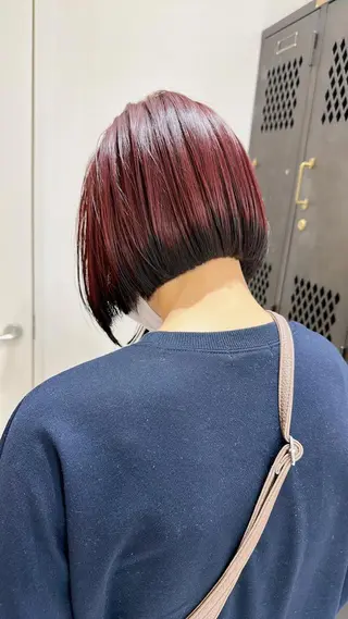 カラー ニシオカ タクヤのヘアスタイル