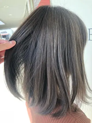 カラー 早川 真幸のヘアスタイル