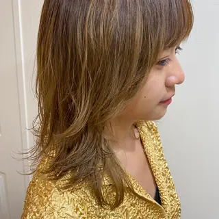 ミディアム salowin渋谷kitaya park前所属・RIKA韓国ヘア/く びれヘア/上品カラーのヘアスタイル