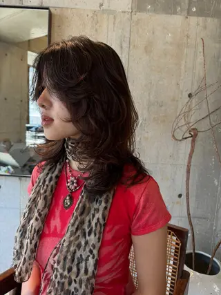 ミディアム カラー YOKO/パーマ レイヤーカットのヘアスタイル