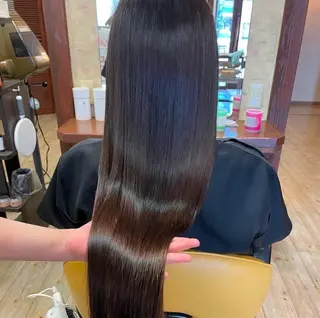 ロング QUATRO WEST所属・渡辺 愛のヘアスタイル