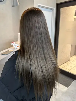 ロング カラー りおん レイヤー/ベージュのヘアスタイル