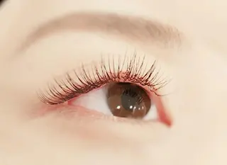 マツエク・マツパ 💜bora .のネイルデザイン