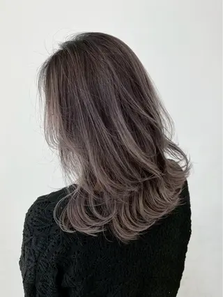 ロング カラー Opus by amble luxe所属・Iwana ワンカラーのヘアスタイル