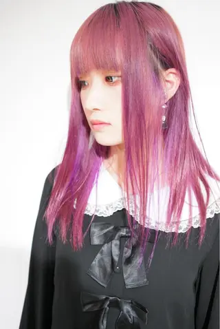 セミロング カラー ハイトーン/レイヤー /ケアブリーチ石川治のヘアスタイル