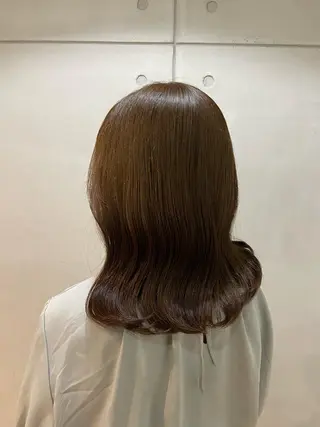 ミディアム カラー 石崎 真維のヘアスタイル