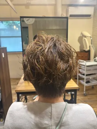 ショート 艶カラー🫧 推しカラー🧸楽歌のヘアスタイル