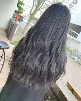 ロング カラー アブアイ所属・艶髪・酸性ストレート フリツのヘアスタイル