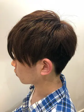 カラー 梅田ハイトーン チダ ヒナノのヘアスタイル