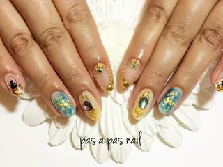 ネイル Yakko pas á pasのネイルデザイン
