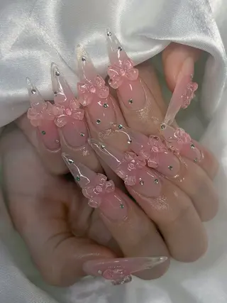 ネイル LEELA NAIL STUDIO所属・LEELA NAIL STUDIOのネイルデザイン