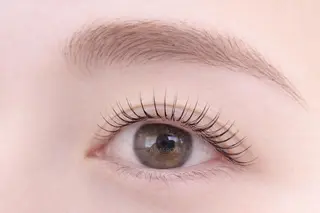 マツエク・マツパ エメローズ 大宮店のマツエク・マツパデザイン